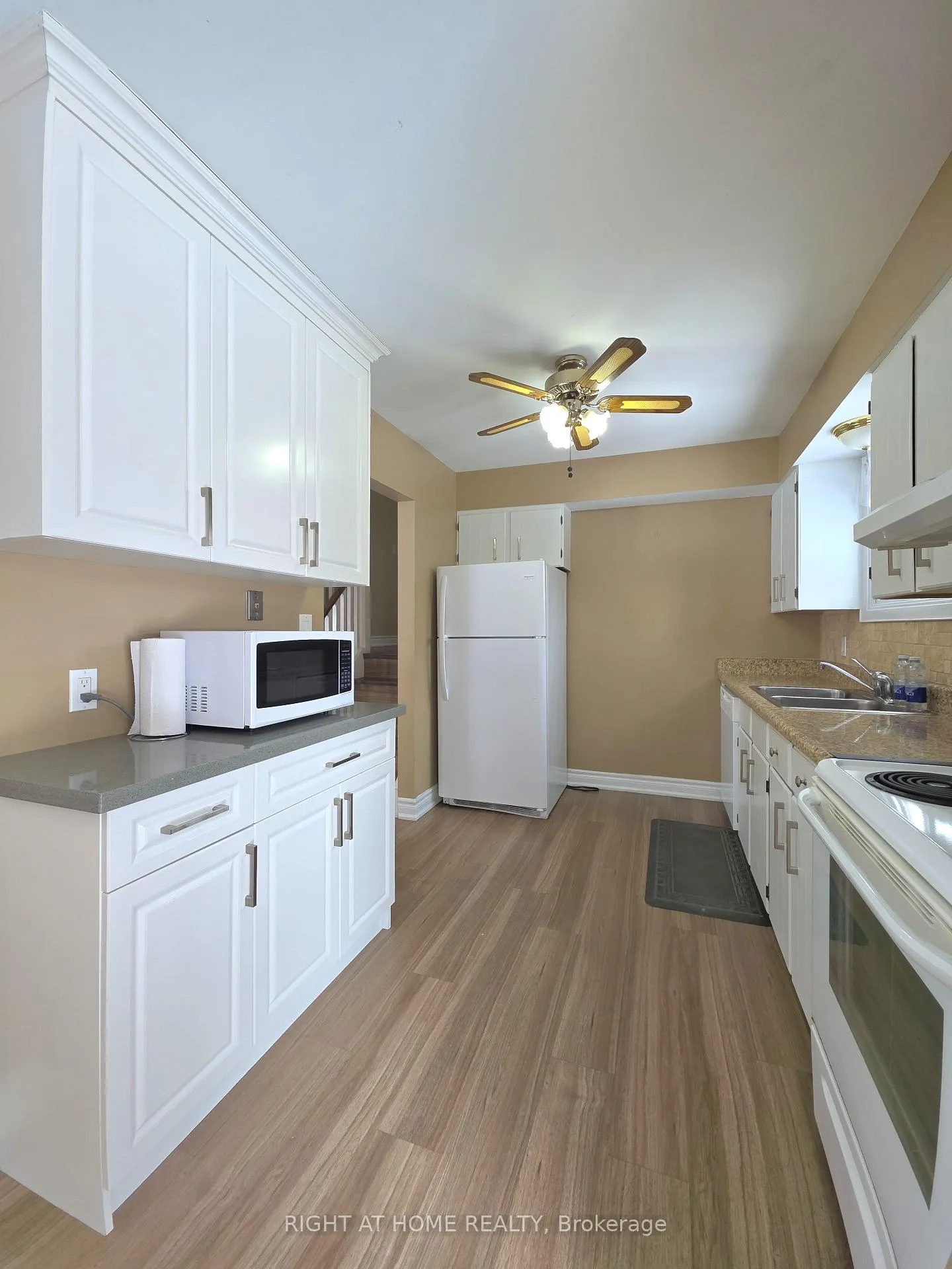 Photo 6 of 438 Forest Avenue S, Orillia — HOMEH
