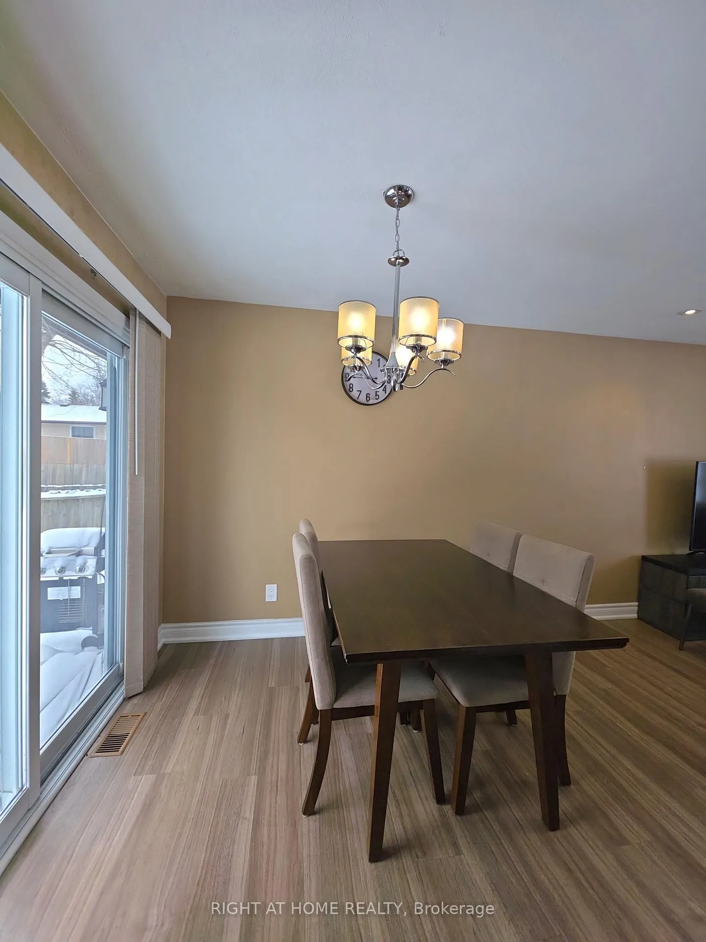 Photo 7 of 438 Forest Avenue S, Orillia — HOMEH