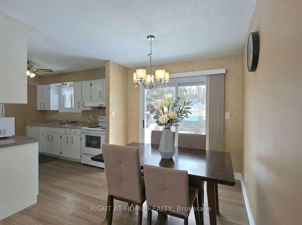 Photo 10 of 438 Forest Avenue S, Orillia — HOMEH