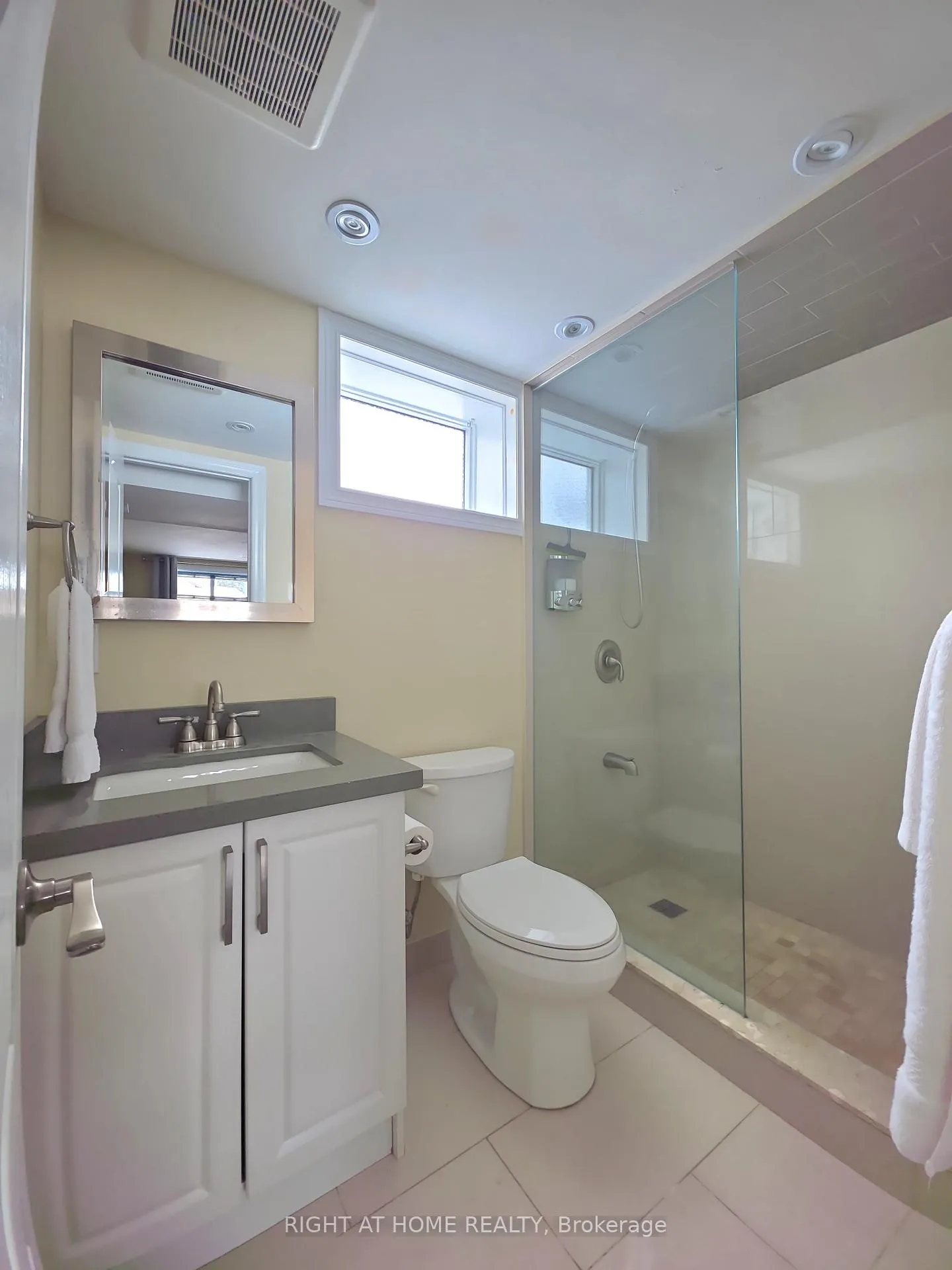Photo 13 of 438 Forest Avenue S, Orillia — HOMEH