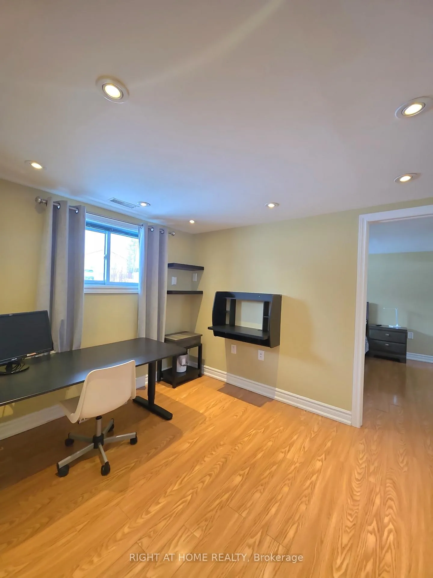 Photo 14 of 438 Forest Avenue S, Orillia — HOMEH