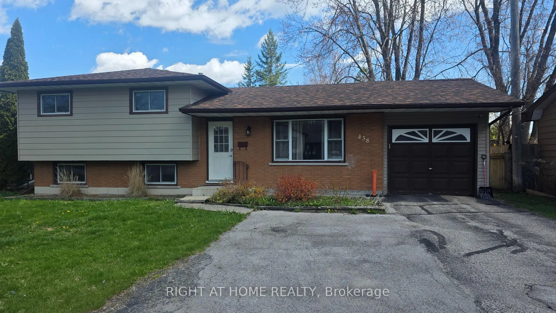 Photo 1 of 438 Forest Avenue S, Orillia — HOMEH