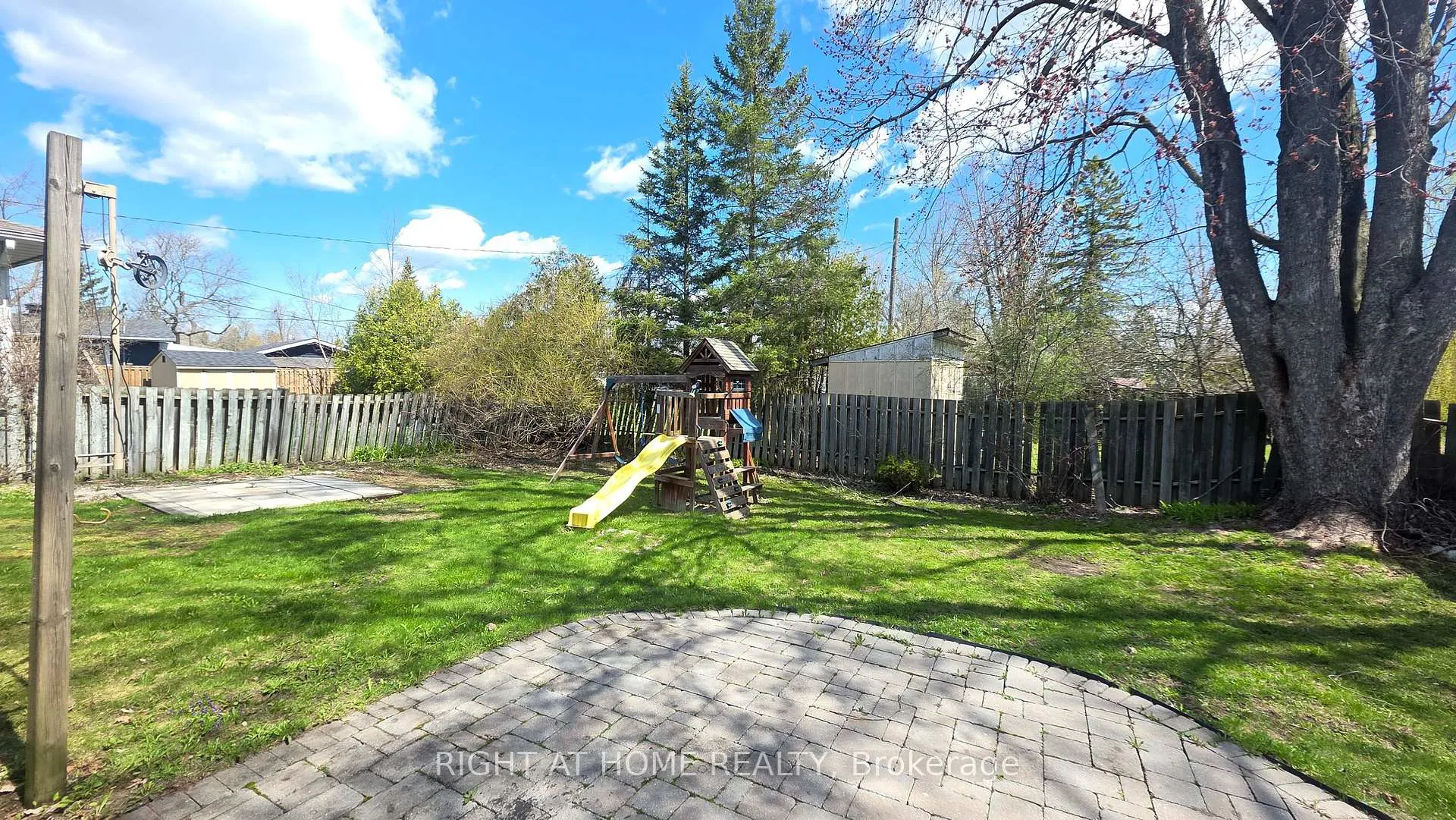 Photo 19 of 438 Forest Avenue S, Orillia — HOMEH
