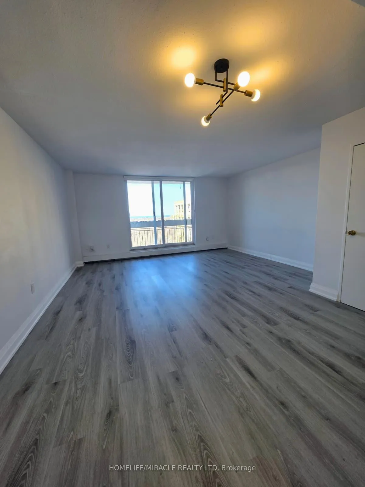 Photo 8 of Unit 724, 350 Quigley Road, Hamilton, Vincent — HOMEH