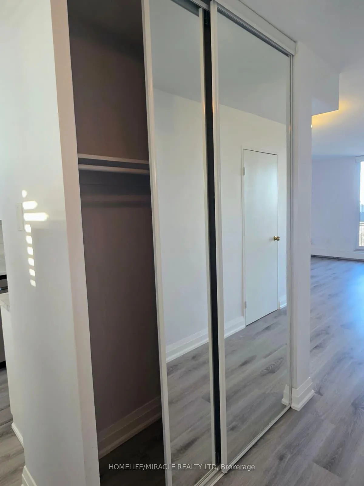 Photo 9 of Unit 724, 350 Quigley Road, Hamilton, Vincent — HOMEH