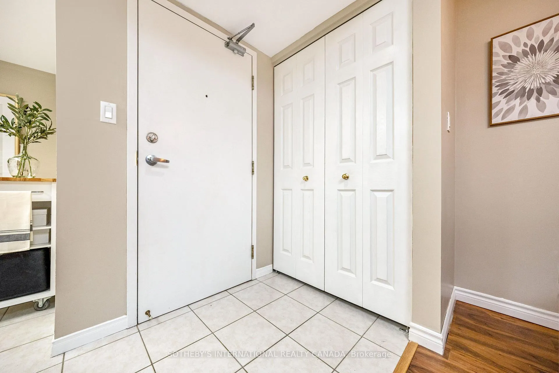 Photo 4 of Unit 410, 3499 Upper Middle Road, Burlington, Headon — HOMEH