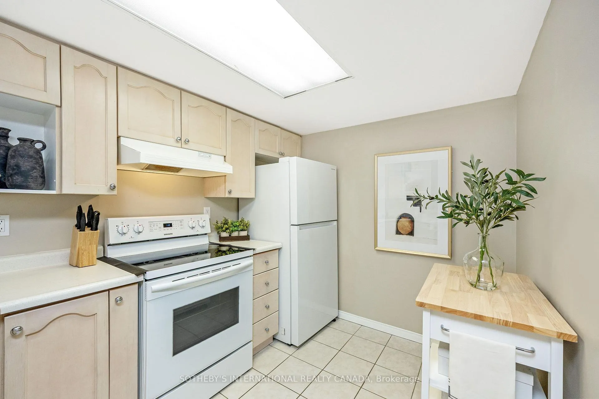 Photo 6 of Unit 410, 3499 Upper Middle Road, Burlington, Headon — HOMEH