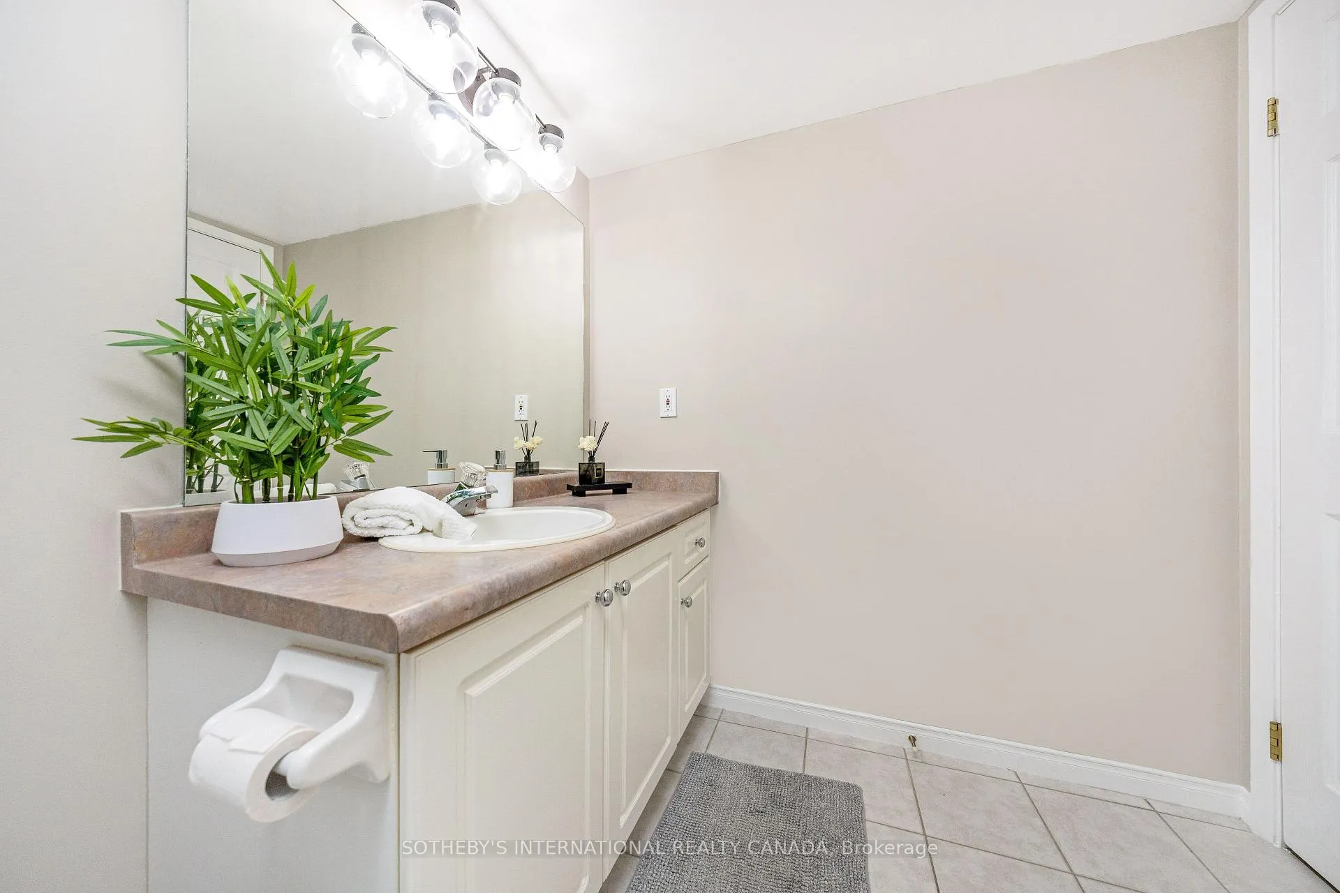 Photo 18 of Unit 410, 3499 Upper Middle Road, Burlington, Headon — HOMEH