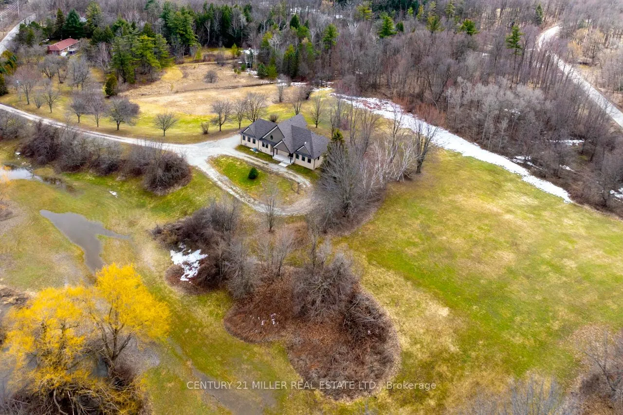 Photo 3 of 8656 Esquesing Line, Milton, Milton North — HOMEH