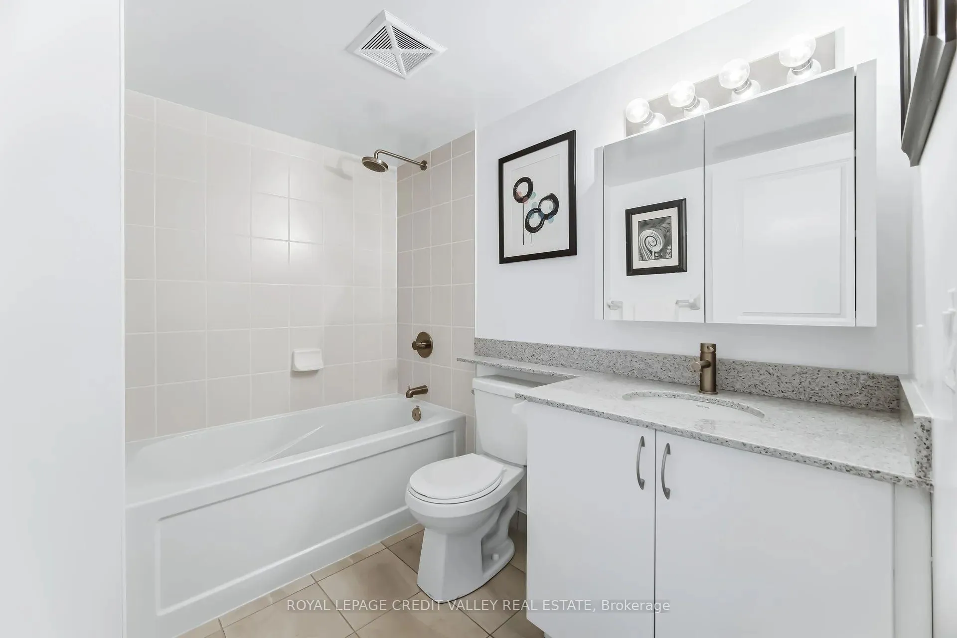 Photo 13 of 30 Via Rosedale, Brampton, Sandringham-Wellington — HOMEH