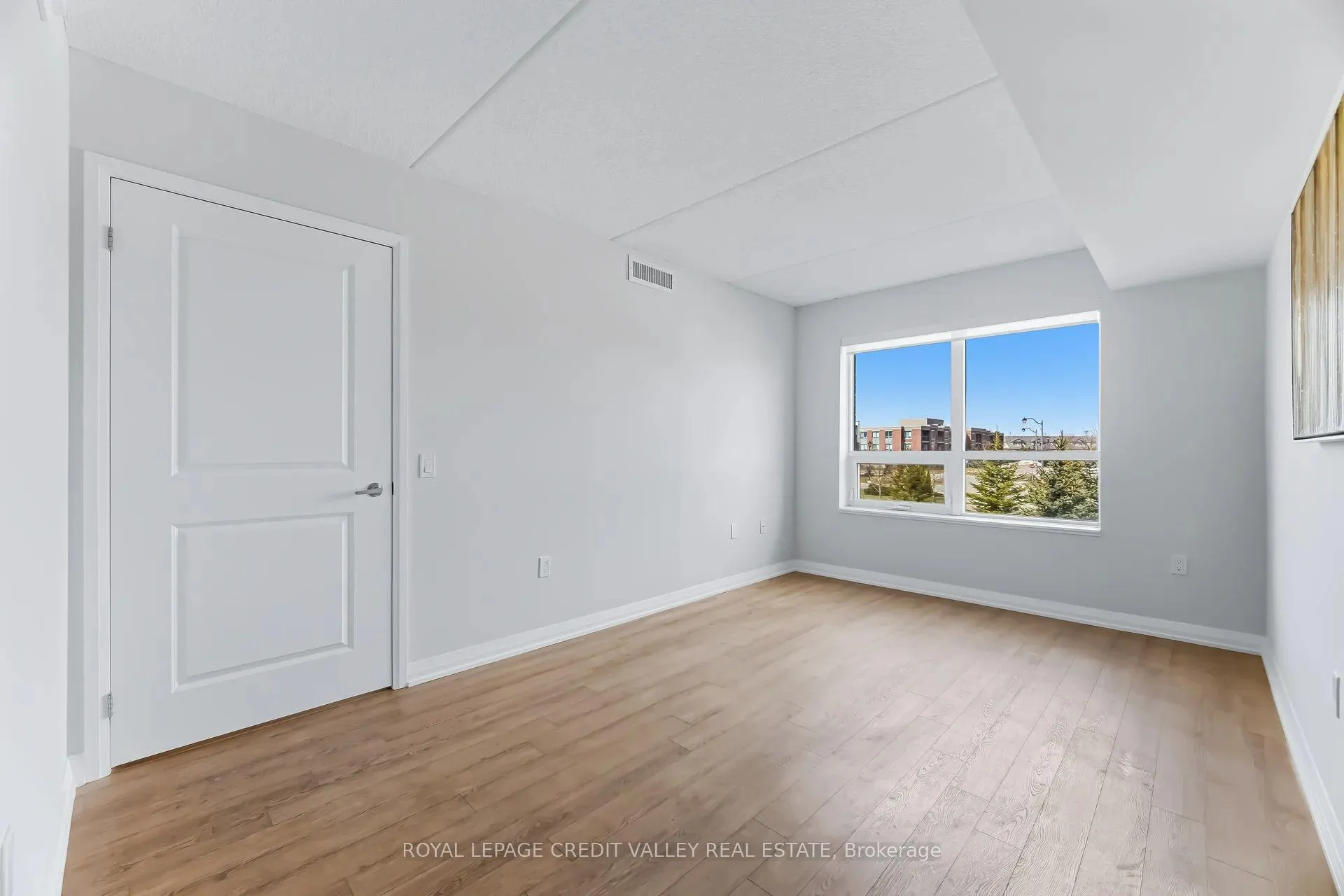 Photo 15 of 30 Via Rosedale, Brampton, Sandringham-Wellington — HOMEH