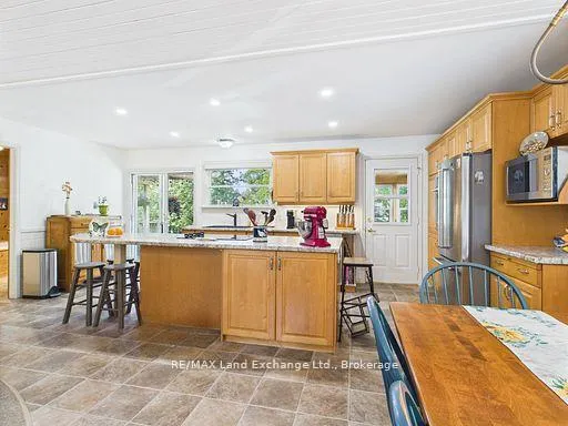 Photo 9 of 213 Huron Road, Huron-Kinloss — HOMEH