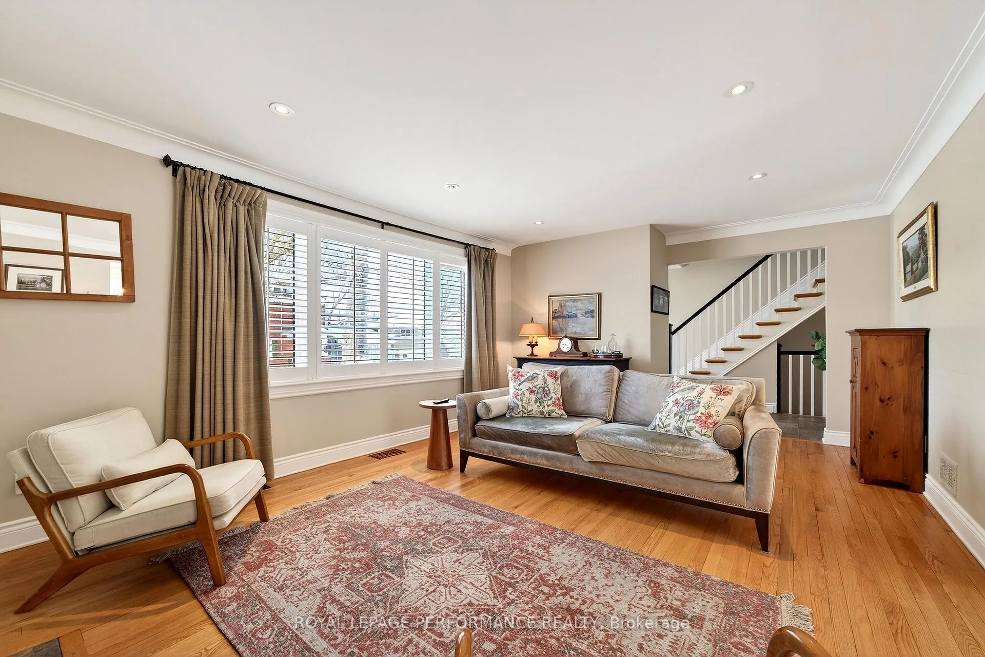 Photo 10 of 573 Mansfield Avenue, Ottawa, McKellar/Highland — HOMEH