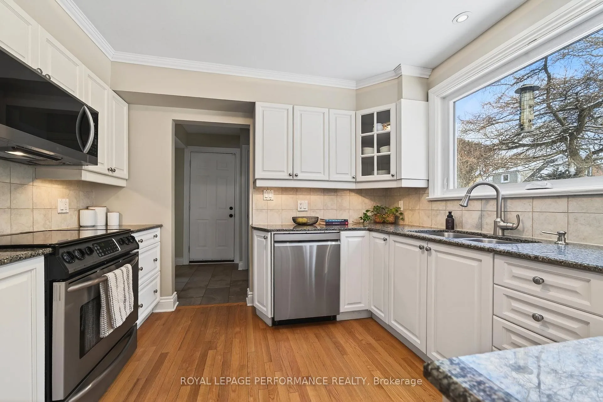 Photo 15 of 573 Mansfield Avenue, Ottawa, McKellar/Highland — HOMEH