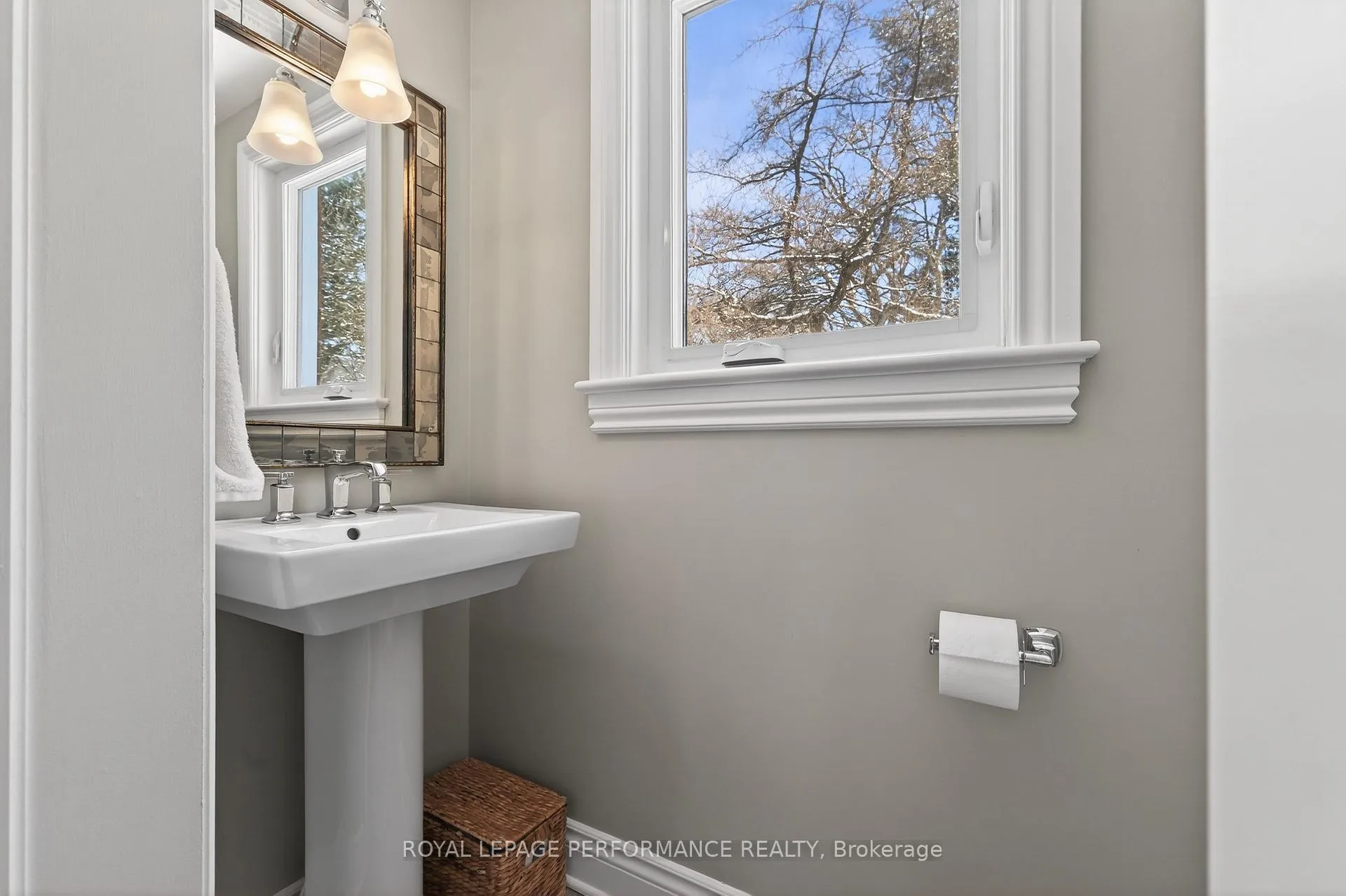 Photo 19 of 573 Mansfield Avenue, Ottawa, McKellar/Highland — HOMEH