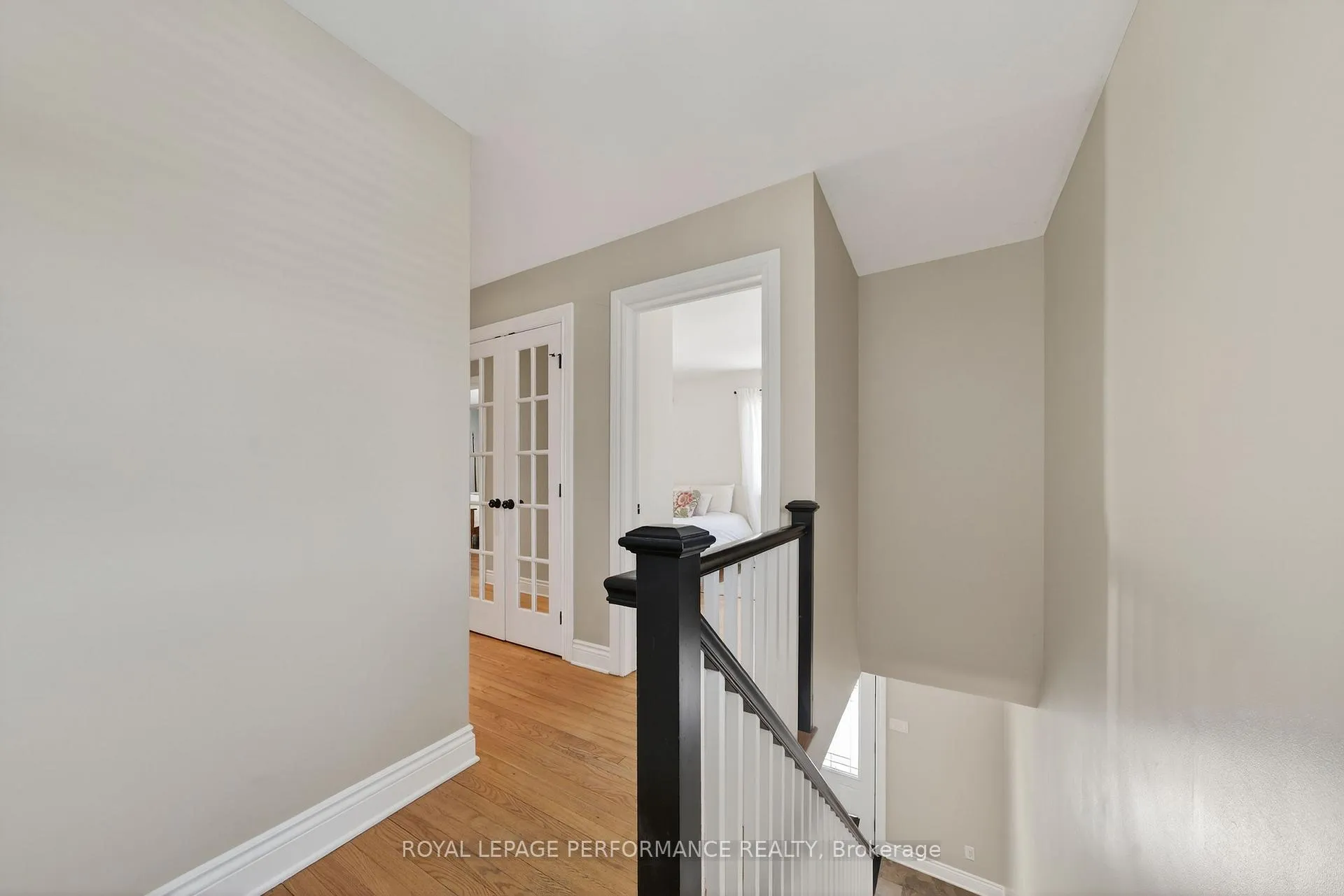 Photo 20 of 573 Mansfield Avenue, Ottawa, McKellar/Highland — HOMEH