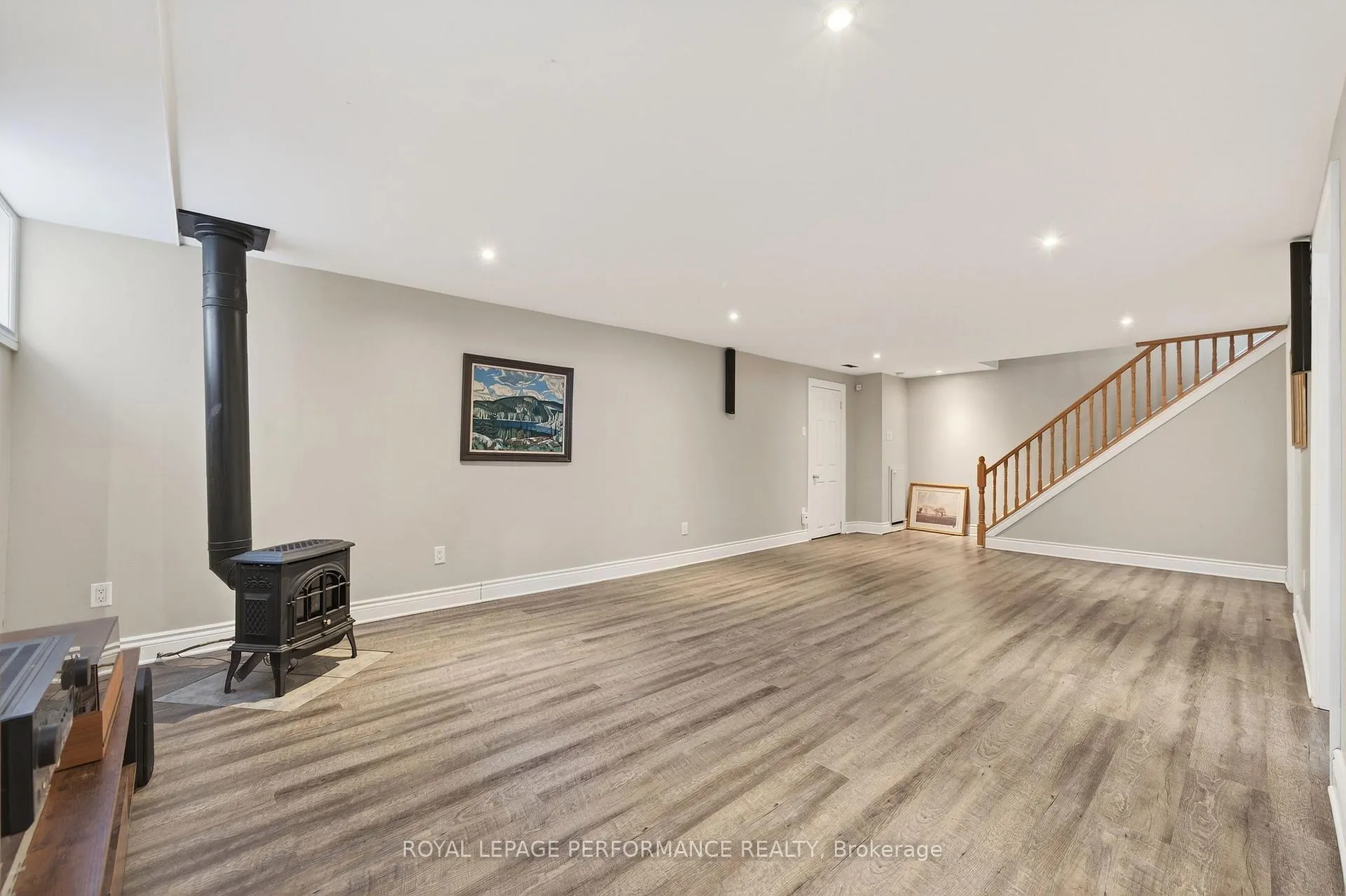 Photo 32 of 573 Mansfield Avenue, Ottawa, McKellar/Highland — HOMEH