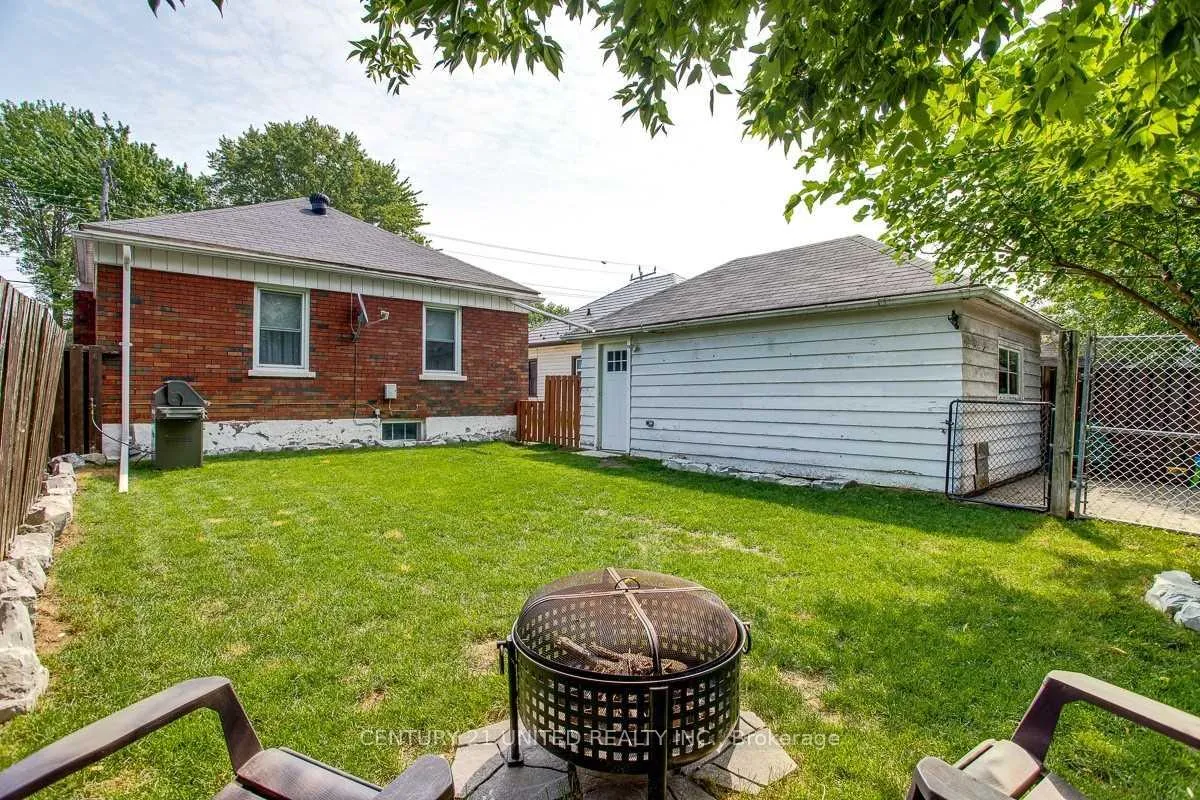 Photo 4 of Unit A, 1055 Western Avenue, Peterborough, Otonabee Ward 1 — HOMEH