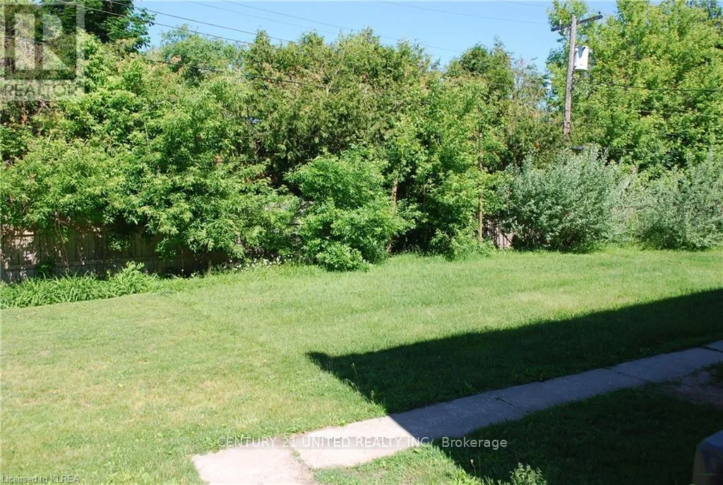 Photo 2 of Unit B, 1247 Clonsilla Avenue, Peterborough, Town Ward 3 — HOMEH