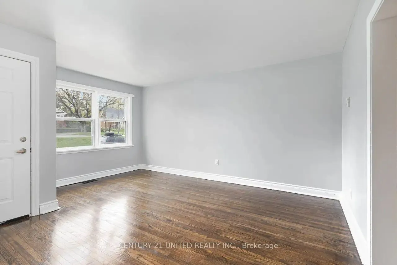 Photo 8 of Unit B, 1275 Clonsilla Avenue, Peterborough, Town Ward 3 — HOMEH
