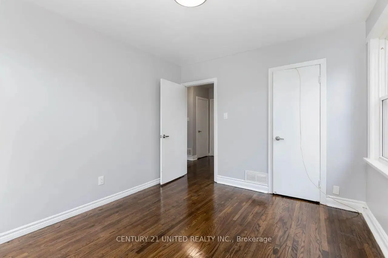 Photo 11 of Unit B, 1275 Clonsilla Avenue, Peterborough, Town Ward 3 — HOMEH