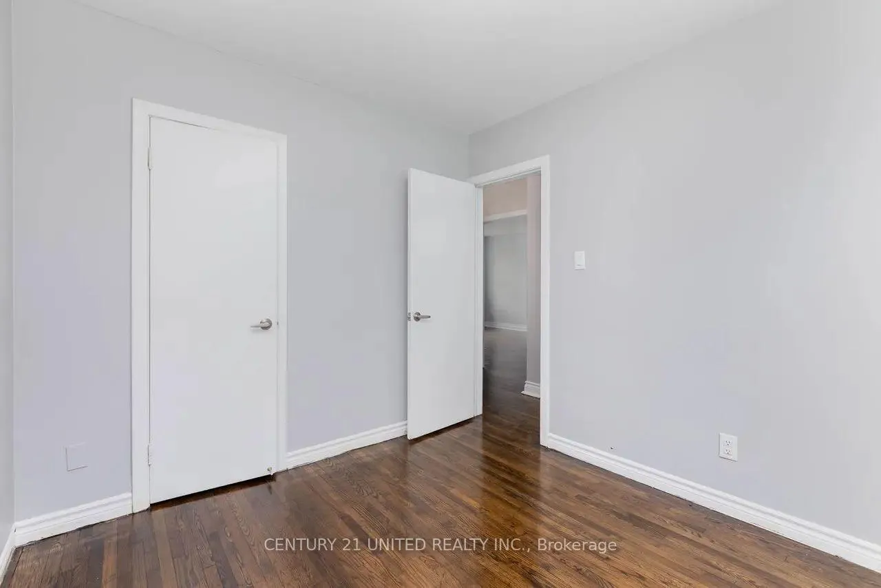 Photo 13 of Unit B, 1275 Clonsilla Avenue, Peterborough, Town Ward 3 — HOMEH