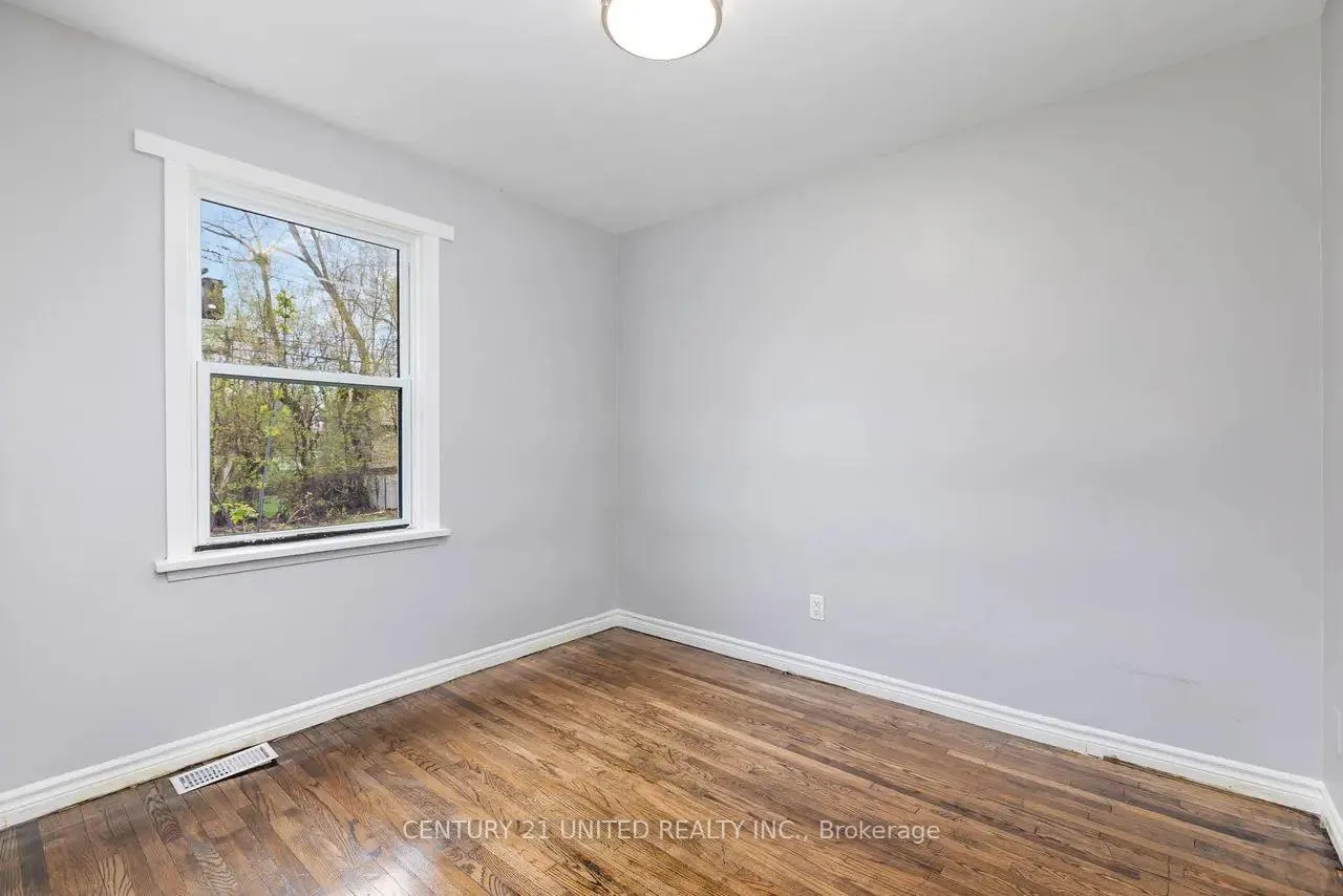 Photo 14 of Unit B, 1275 Clonsilla Avenue, Peterborough, Town Ward 3 — HOMEH