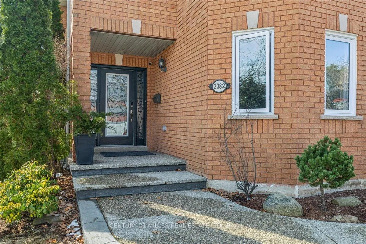 Photo 2 of 2382 Towne Boulevard, Oakville, River Oaks — HOMEH