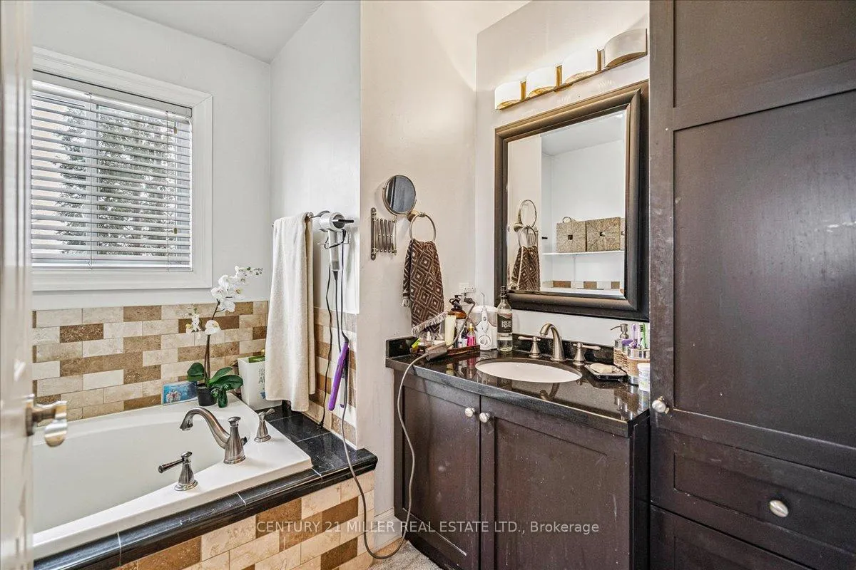 Photo 20 of 2382 Towne Boulevard, Oakville, River Oaks — HOMEH