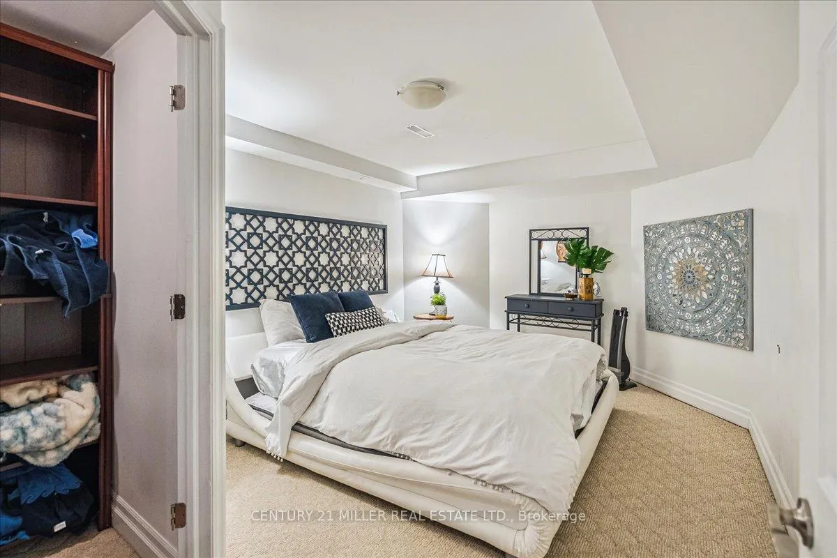 Photo 23 of 2382 Towne Boulevard, Oakville, River Oaks — HOMEH