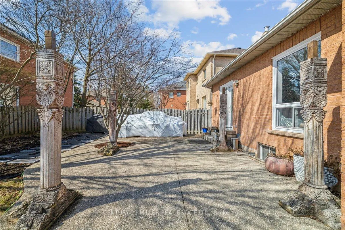 Photo 33 of 2382 Towne Boulevard, Oakville, River Oaks — HOMEH