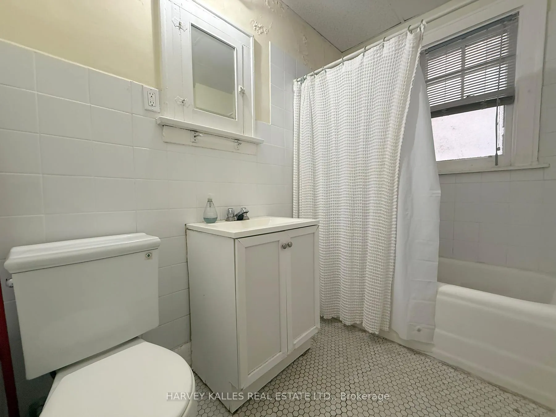 Photo 11 of 1131 Avenue Road, Toronto, Yonge-Eglinton — HOMEH