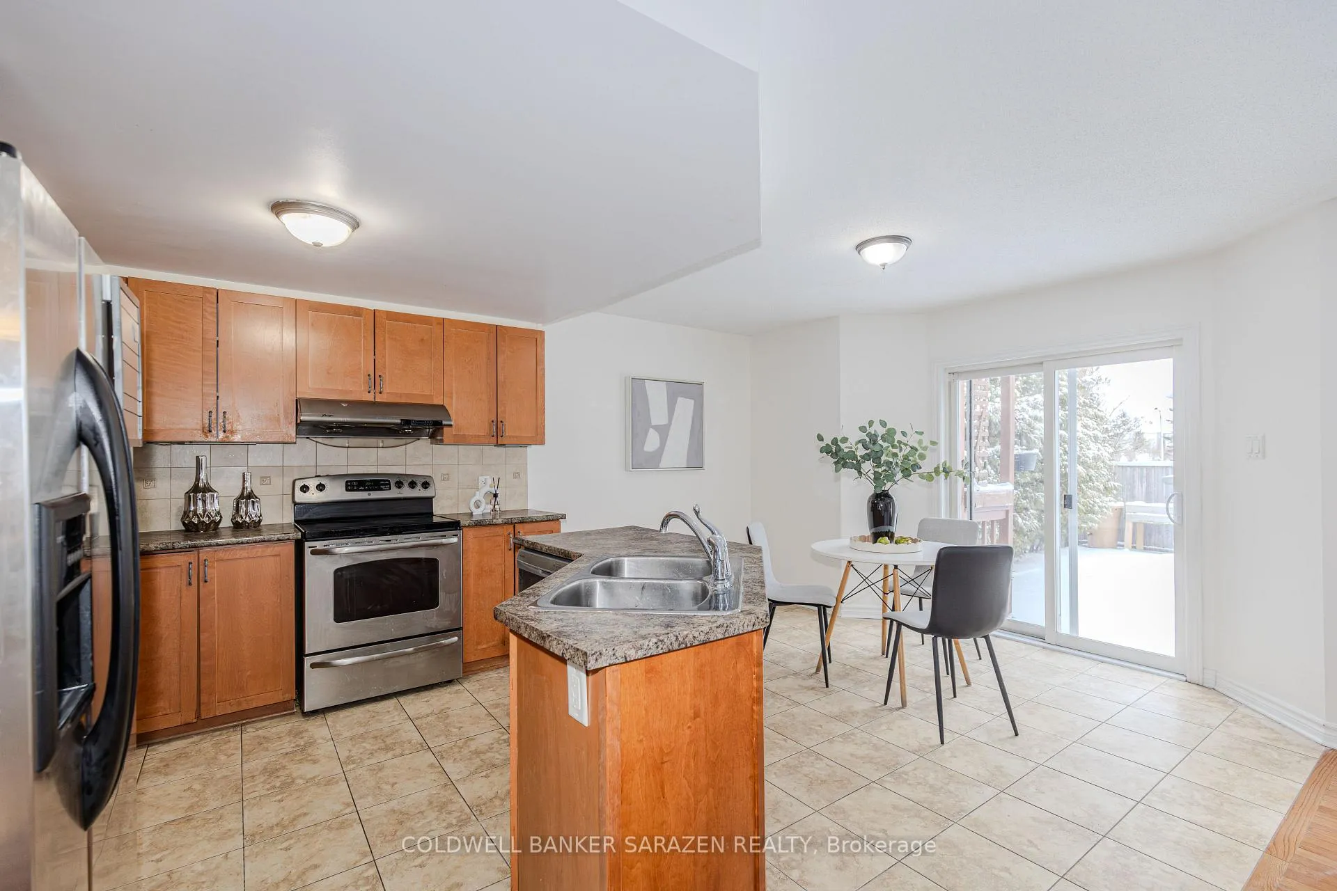 Photo 12 of 852 Taradale Drive, Ottawa, Barrhaven - Strandherd — HOMEH