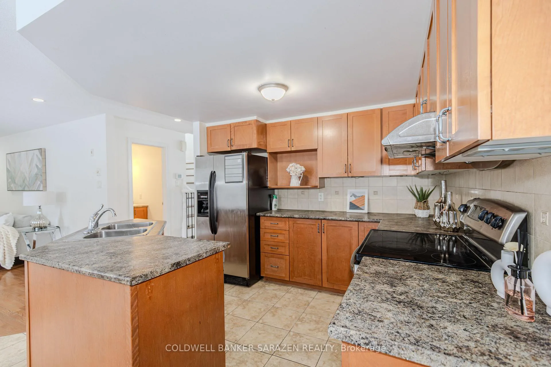 Photo 14 of 852 Taradale Drive, Ottawa, Barrhaven - Strandherd — HOMEH