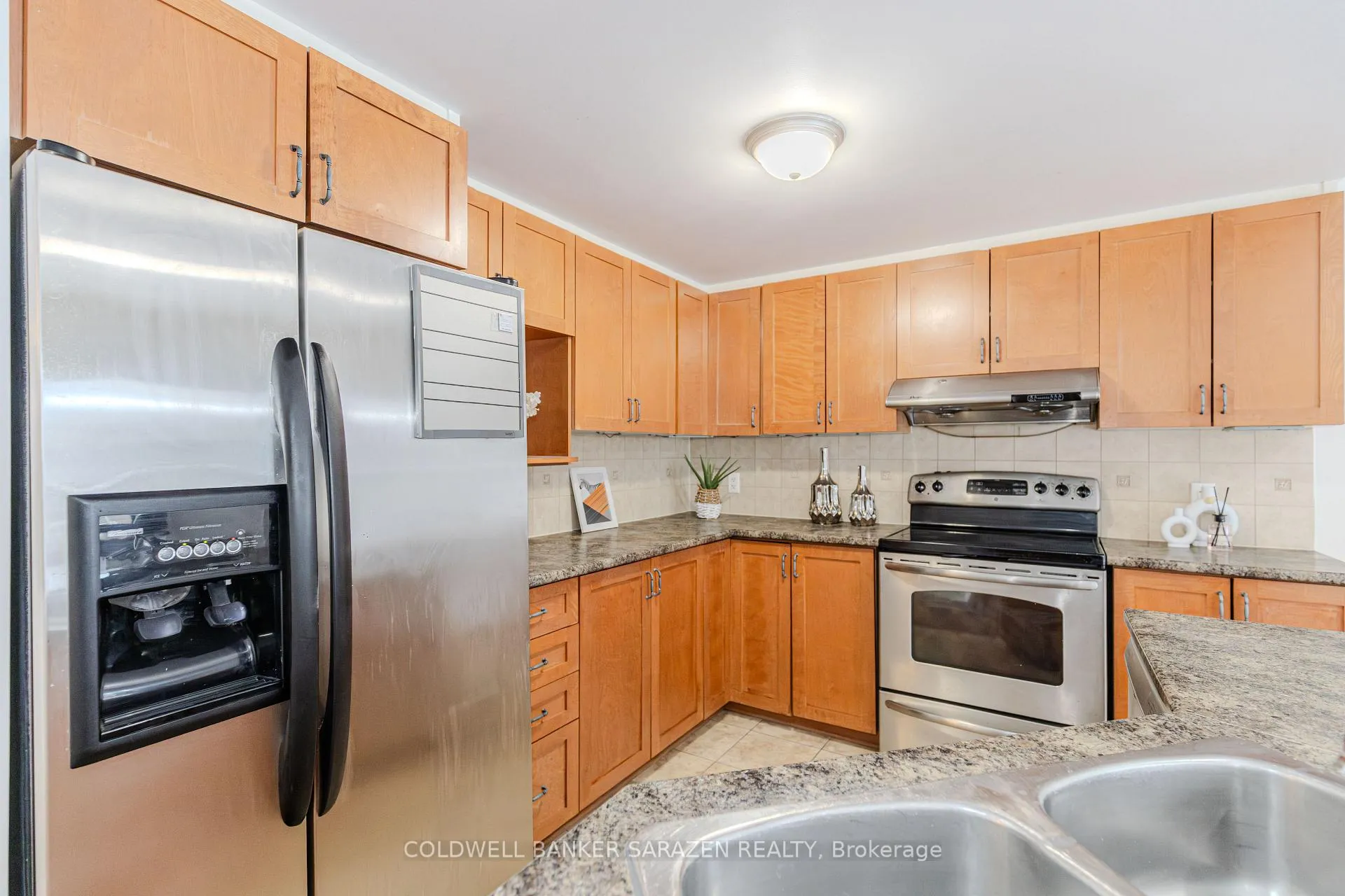 Photo 17 of 852 Taradale Drive, Ottawa, Barrhaven - Strandherd — HOMEH