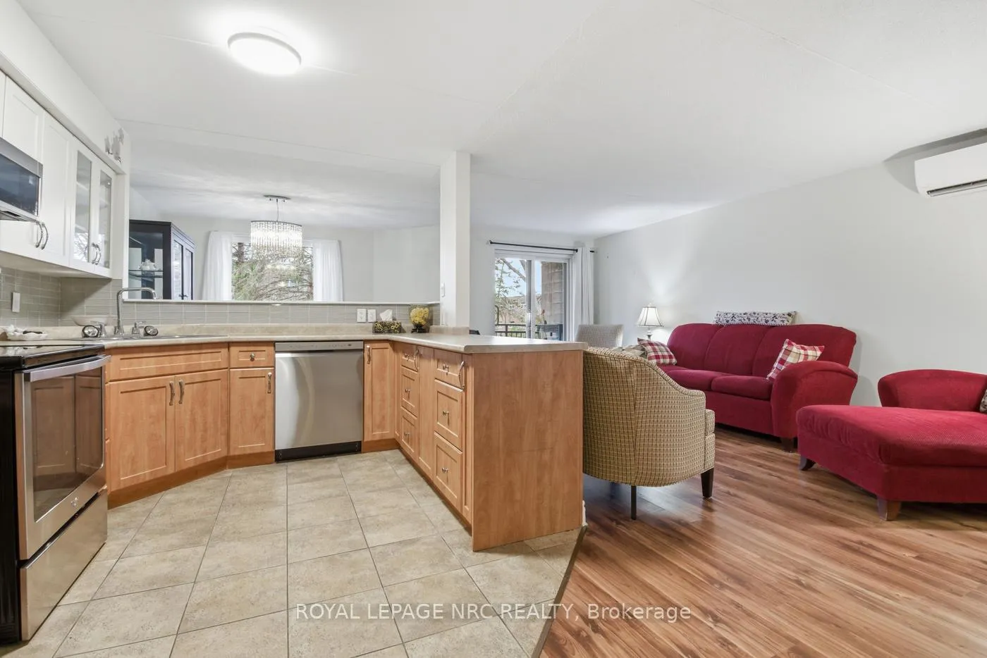 Photo 4 of Unit 217, 4658 Drummond Road, Niagara Falls, Cherrywood — HOMEH
