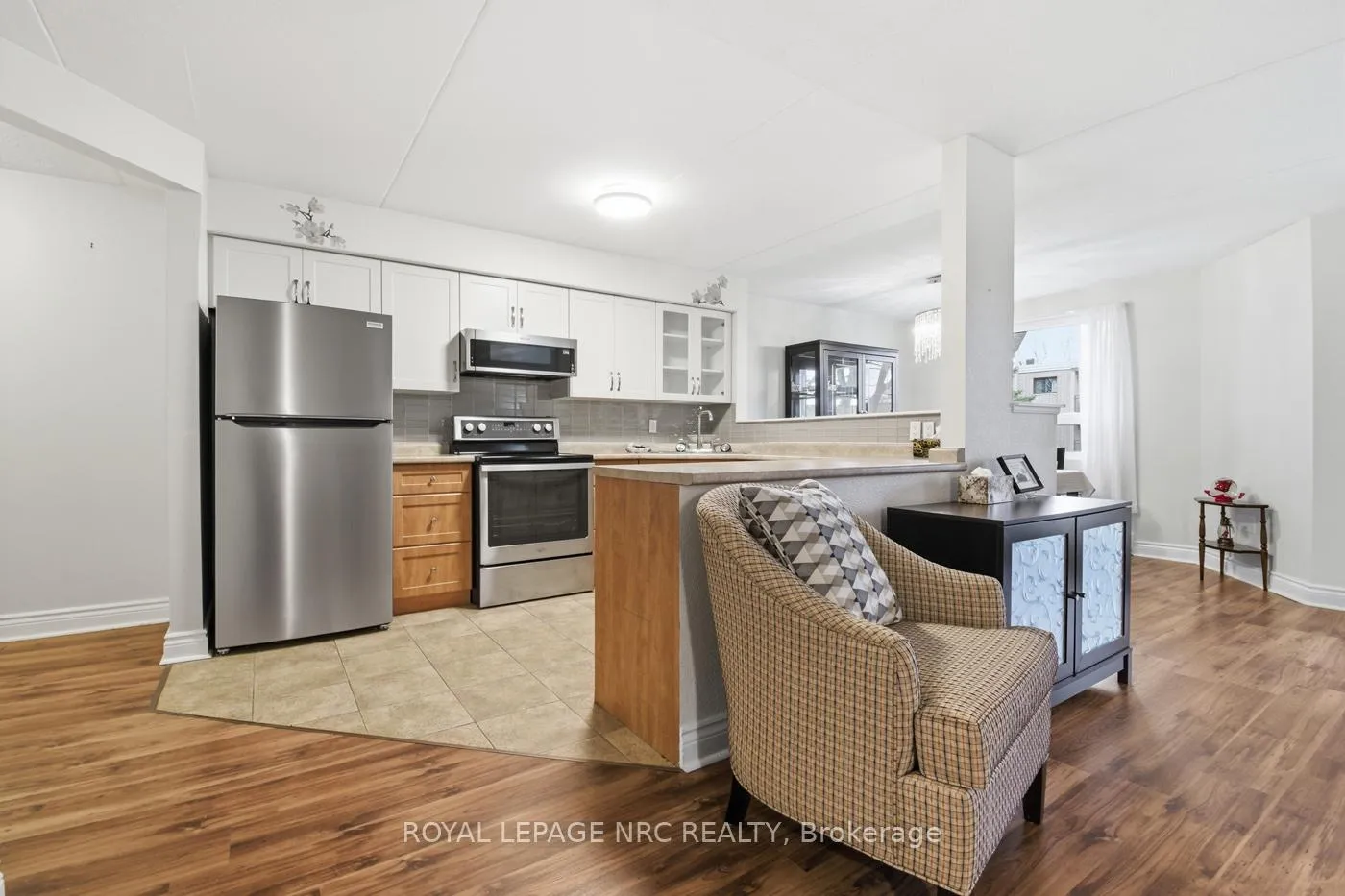 Photo 6 of Unit 217, 4658 Drummond Road, Niagara Falls, Cherrywood — HOMEH