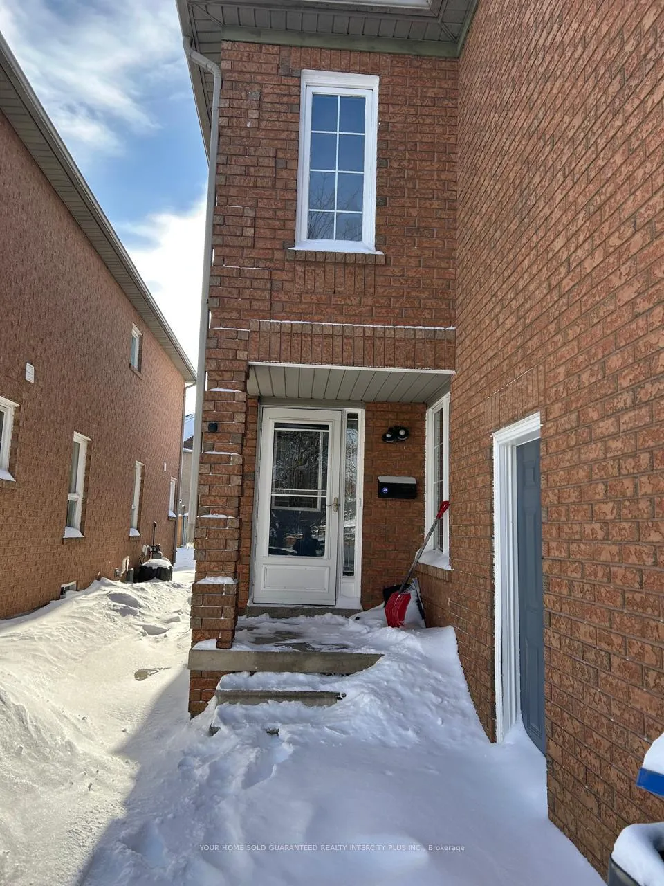 Photo 2 of Unit Main/Second Floor, 63 Clover Bloom Road, Brampton, Sandringham-Wellington — HOMEH