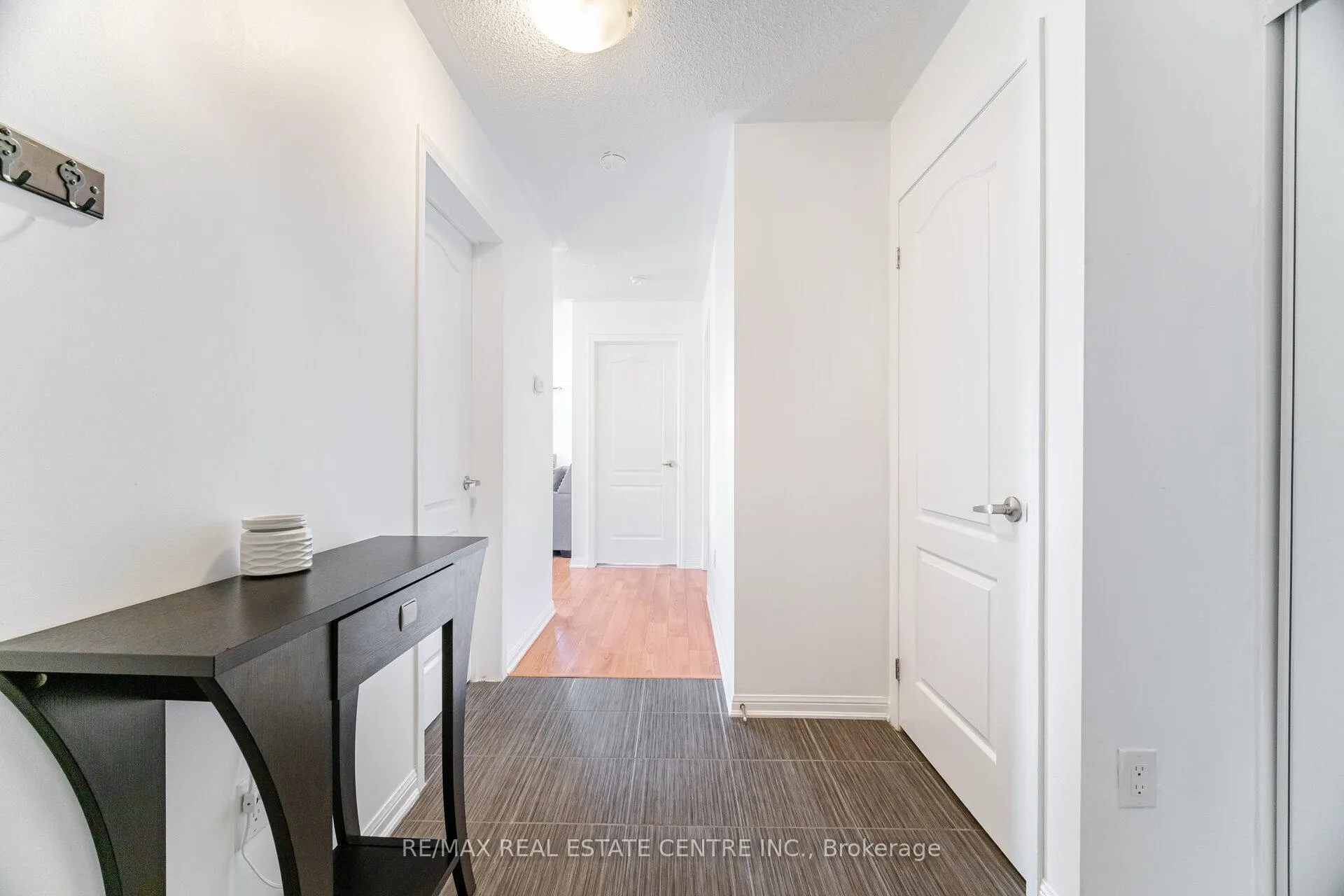 Photo 6 of Unit 203, 1005 Nadalin Heights, Milton, Willmott — HOMEH