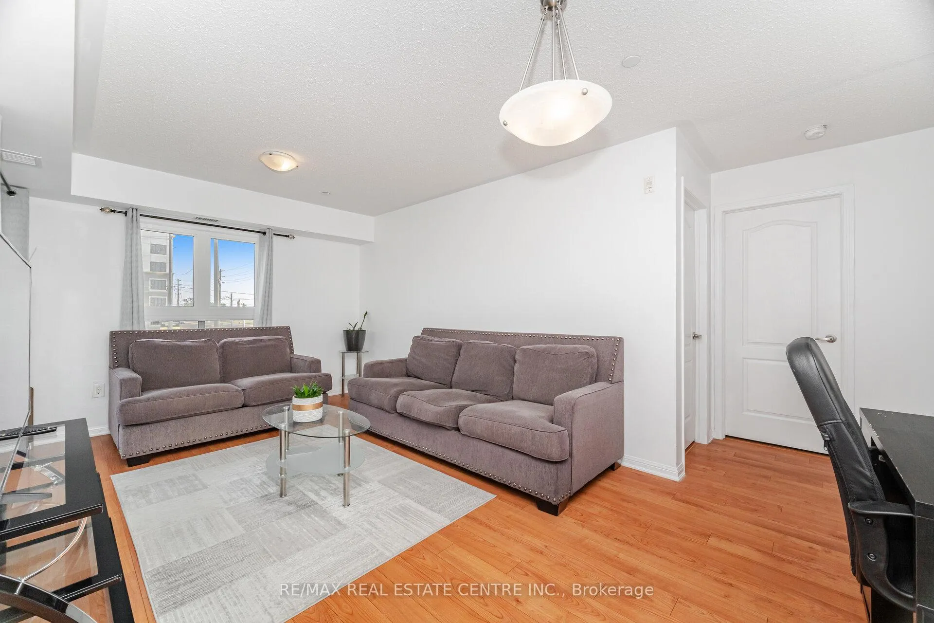 Photo 8 of Unit 203, 1005 Nadalin Heights, Milton, Willmott — HOMEH