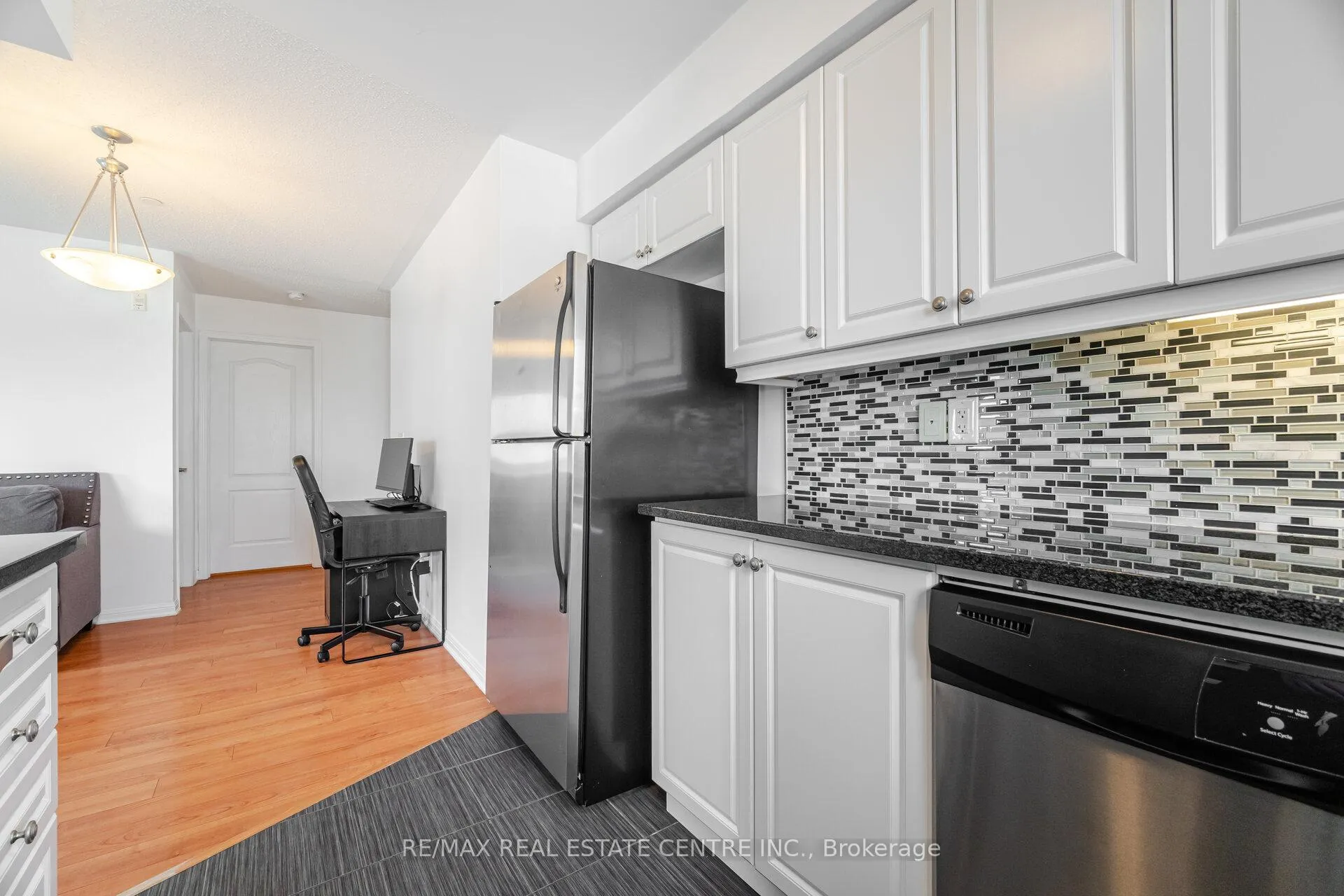 Photo 18 of Unit 203, 1005 Nadalin Heights, Milton, Willmott — HOMEH