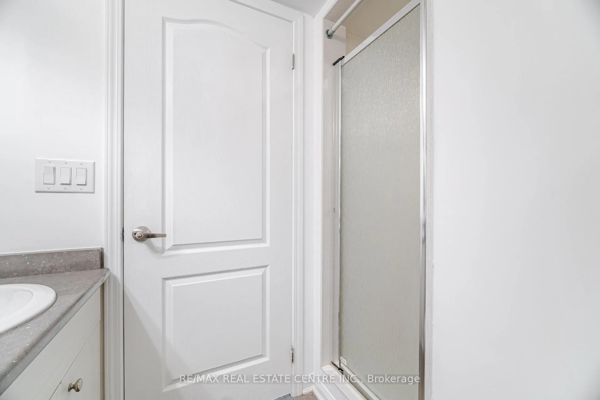 Photo 24 of Unit 203, 1005 Nadalin Heights, Milton, Willmott — HOMEH
