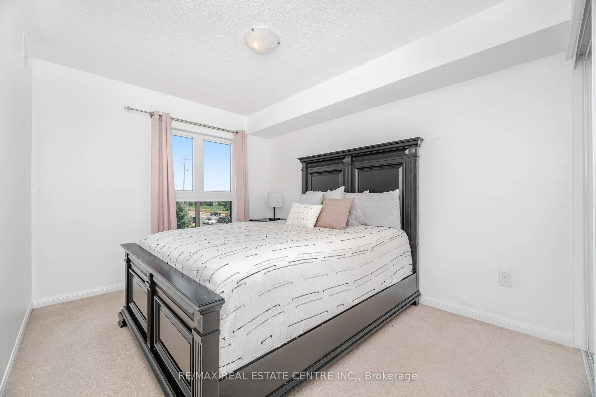 Photo 26 of Unit 203, 1005 Nadalin Heights, Milton, Willmott — HOMEH
