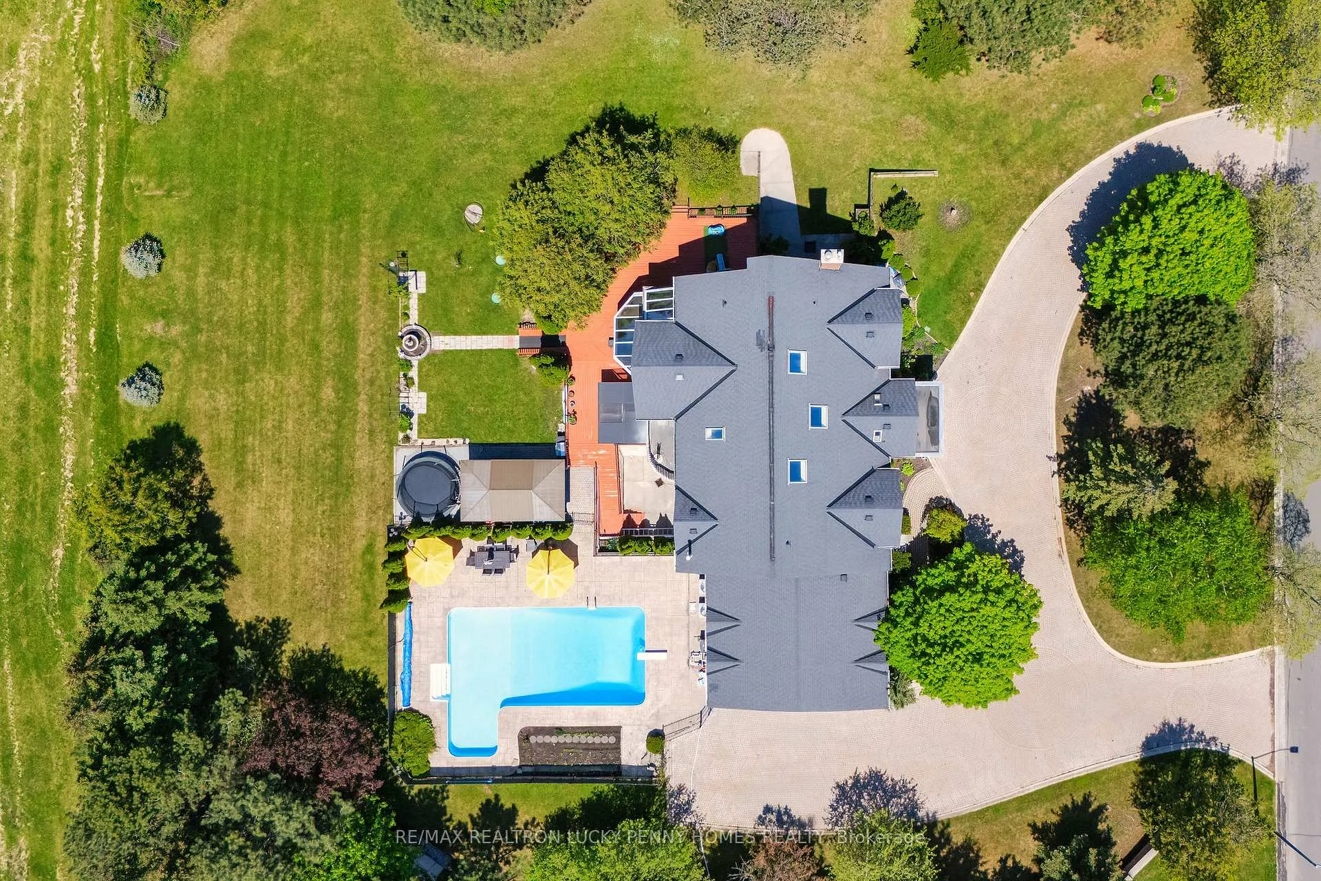 Photo 2 of 2 Jennings Gate, Markham, Victoria Manor-Jennings Gate — HOMEH