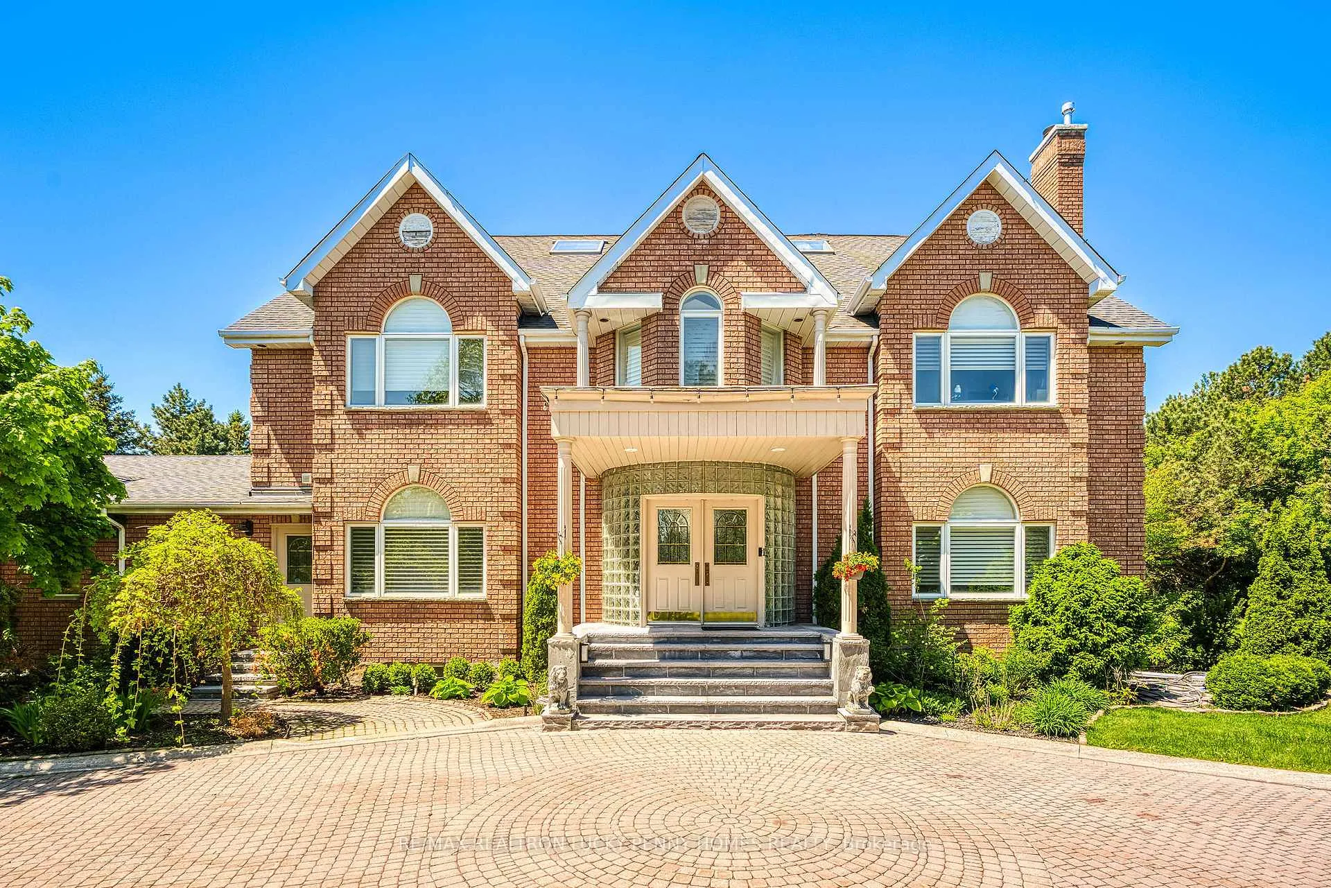 Photo 5 of 2 Jennings Gate, Markham, Victoria Manor-Jennings Gate — HOMEH