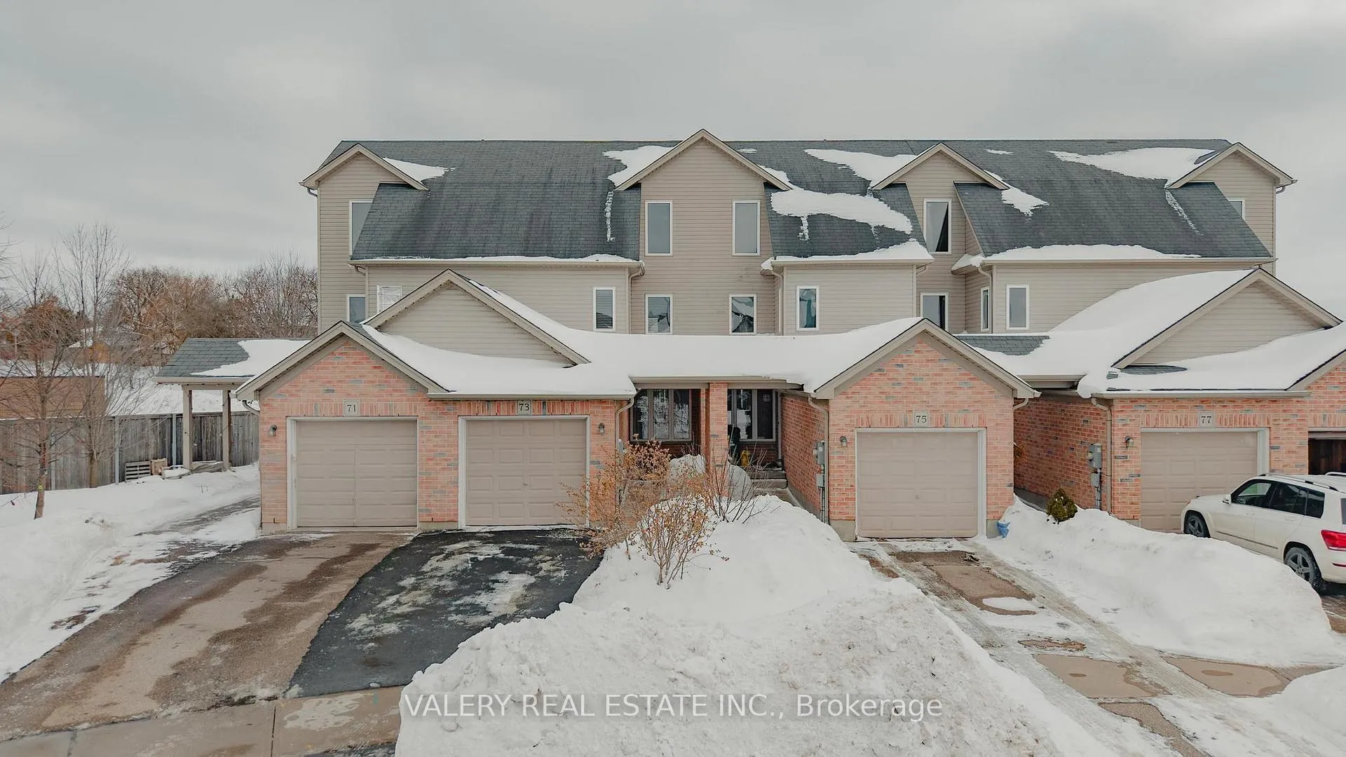 Photo 3 of 73 Brookfield Crescent, Kitchener — HOMEH