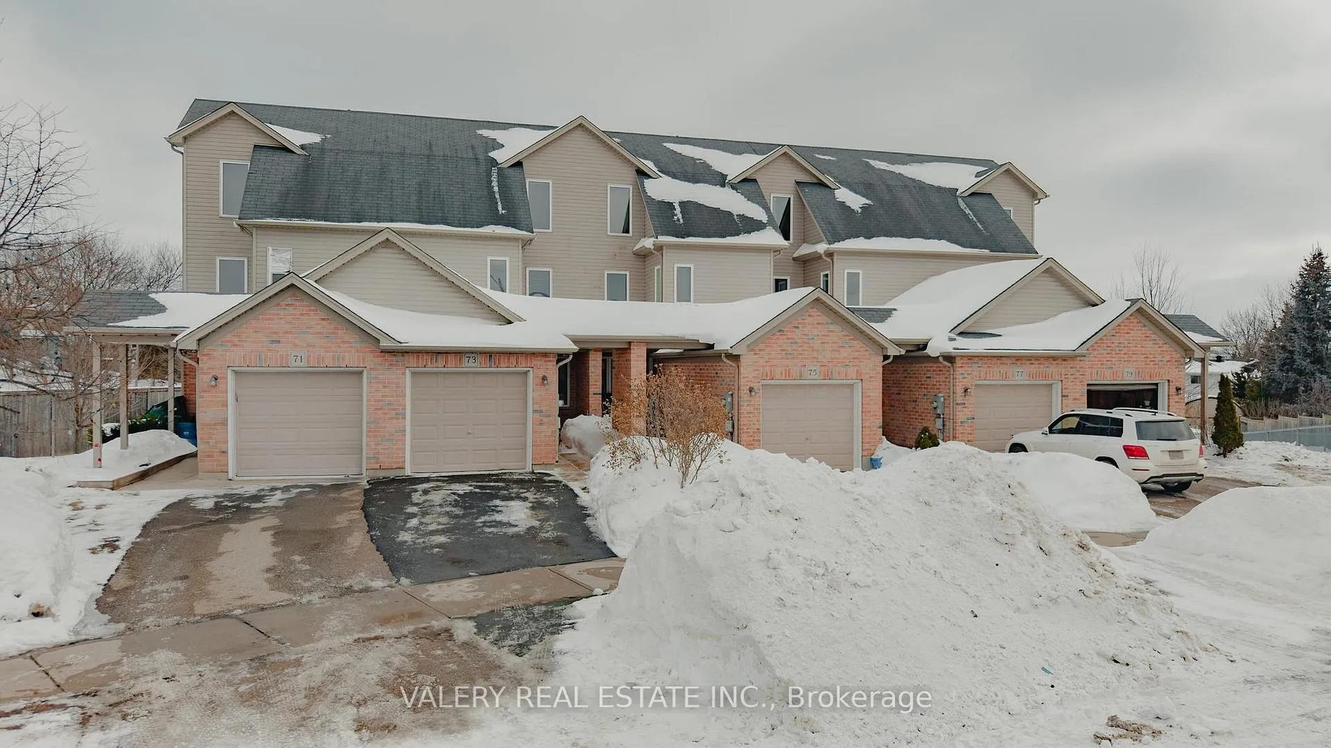 Photo 4 of 73 Brookfield Crescent, Kitchener — HOMEH