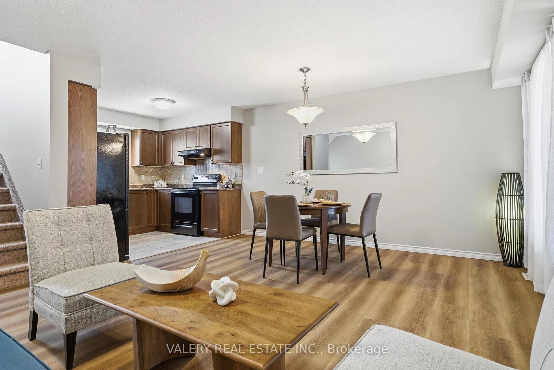 Photo 10 of 73 Brookfield Crescent, Kitchener — HOMEH