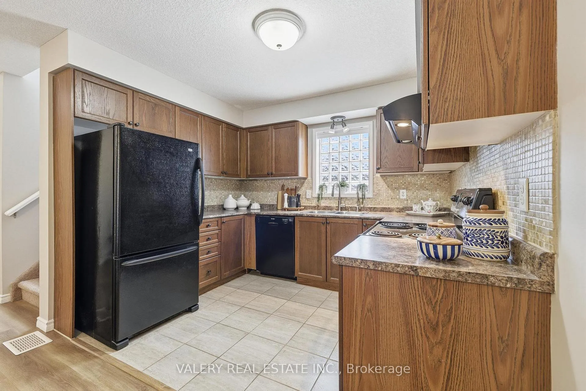 Photo 11 of 73 Brookfield Crescent, Kitchener — HOMEH