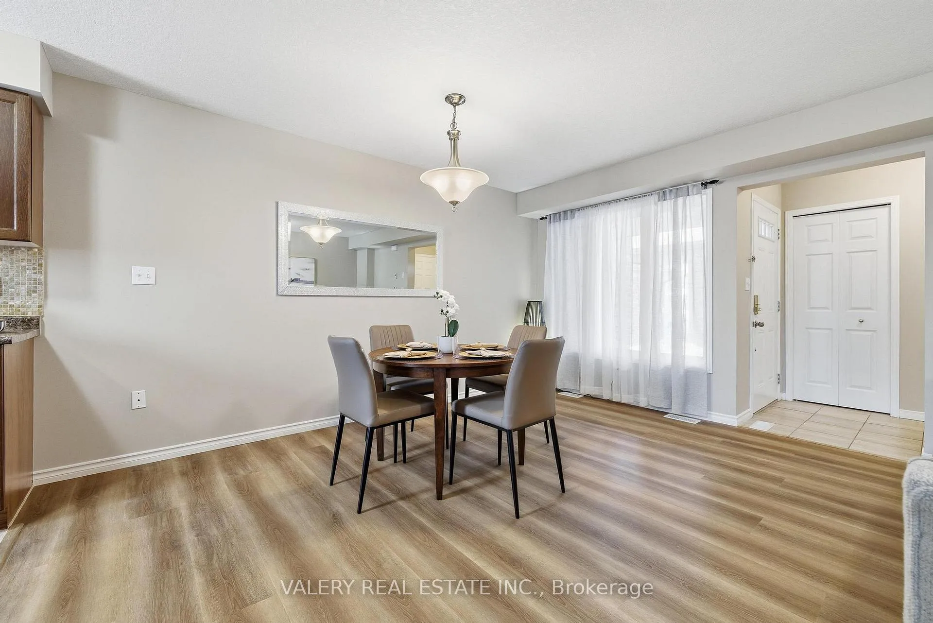 Photo 13 of 73 Brookfield Crescent, Kitchener — HOMEH